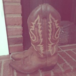 Justin cowboy boots (ladies)